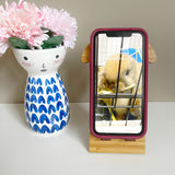 Puppy dog phone stand